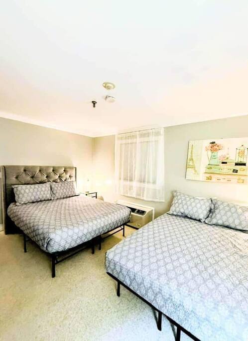 modern-lakeview-condo-or-pool-wi-fi-and-serenity/