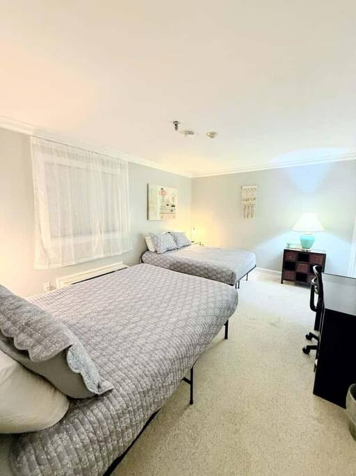 modern-lakeview-condo-or-pool-wi-fi-and-serenity/