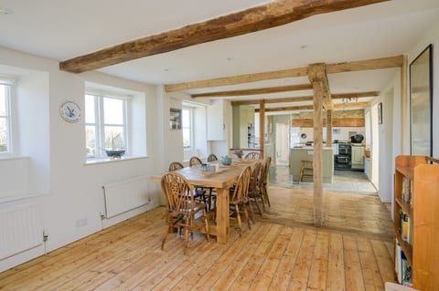 Beautiful Cottage with Expansive Countryside Views image 6