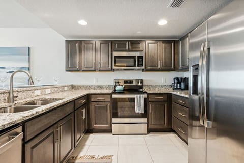 Fully equipped kitchen.
