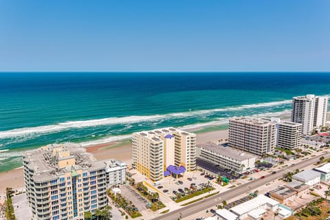Oceanfront Escape 3/2 Stunning 5th floor image 2