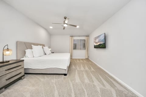 Lux Stay with Huge Bedrooms + Walking Trail Access image 5