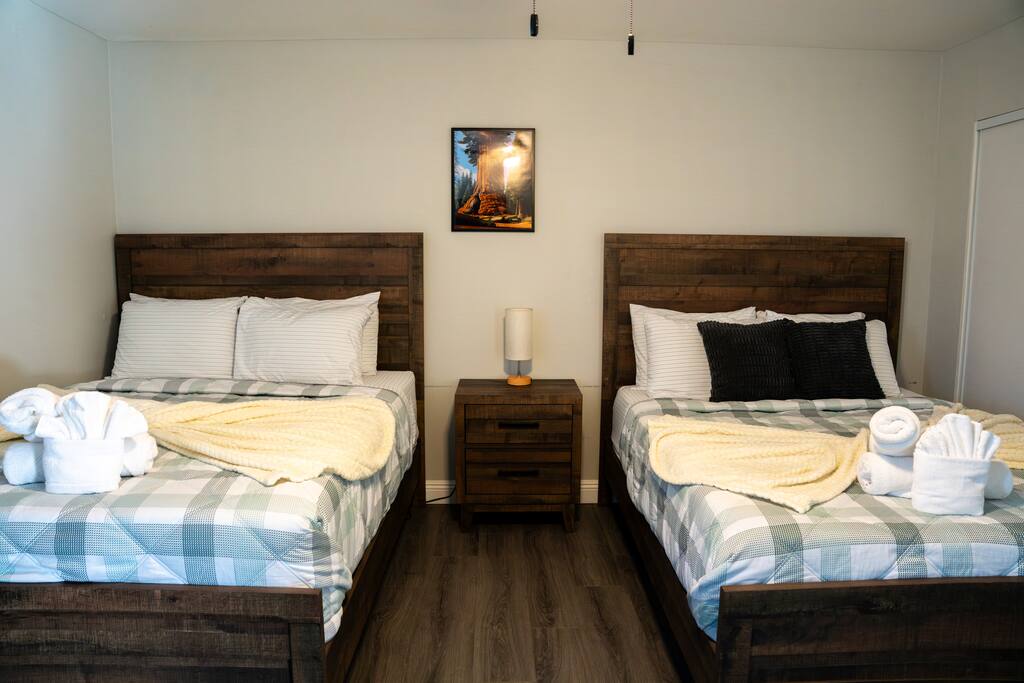 casa-saguaro-dual-master-home/