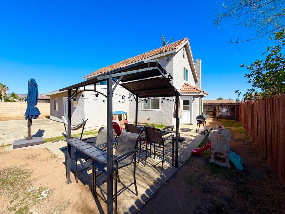 casa-saguaro-dual-master-home/