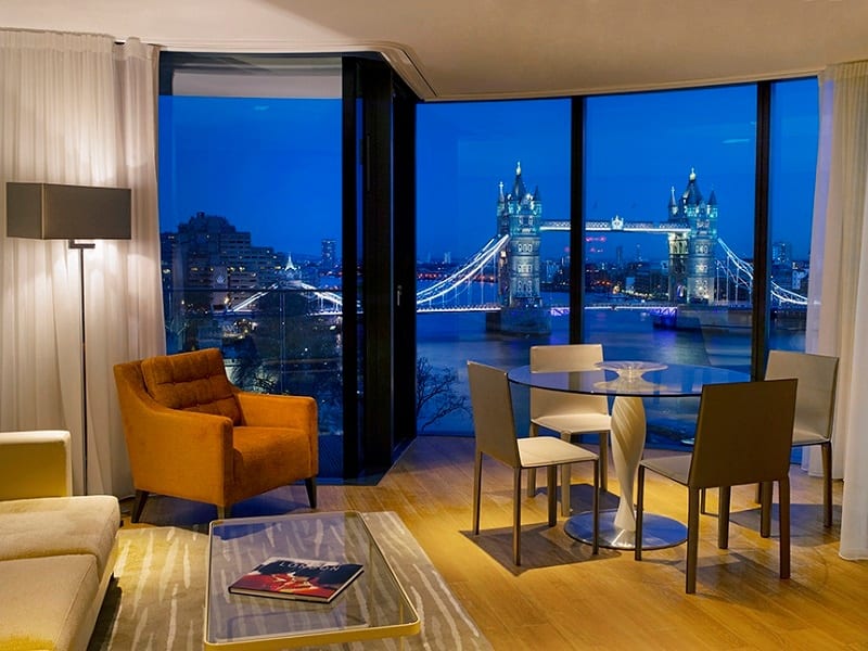 2 Bed with Tower of London and Tower Bridge Views - London