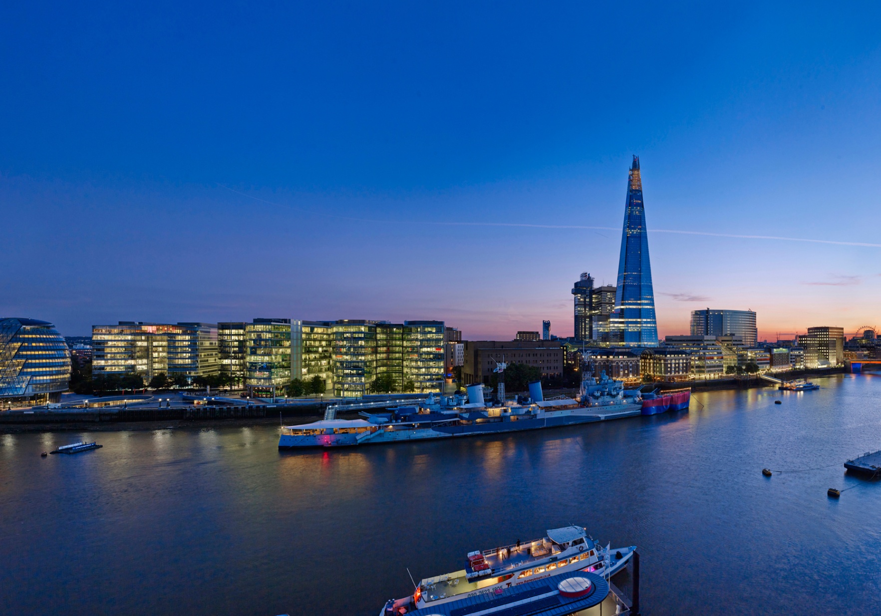 2-bed-with-tower-of-london-and-tower-bridge-views/