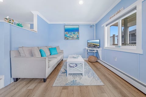 Bright Coastal Escape • Steps from the Beach