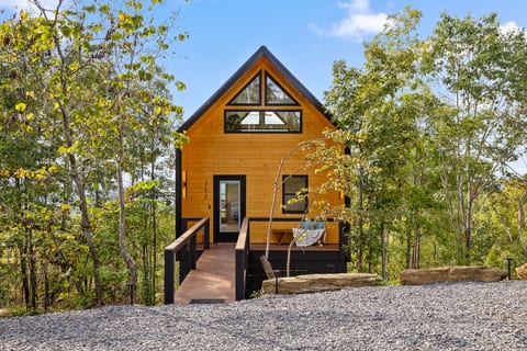 New! Airy Mntn Cabin *Views *Luxe *Hot Tub *Trails image 1