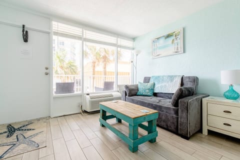 Cozy Beach Retreat
