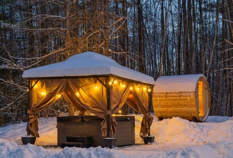 Hot tub and Sauna.. and silence