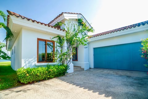 Villa w/ Butterfly House + Full Resort Access!