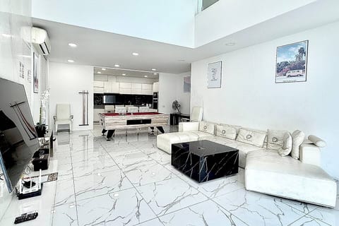 Palm Spring Villas Pattaya –Pool Villa in the City