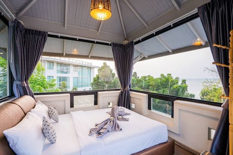 Luxury Private Beach Pool Villa, Pattaya