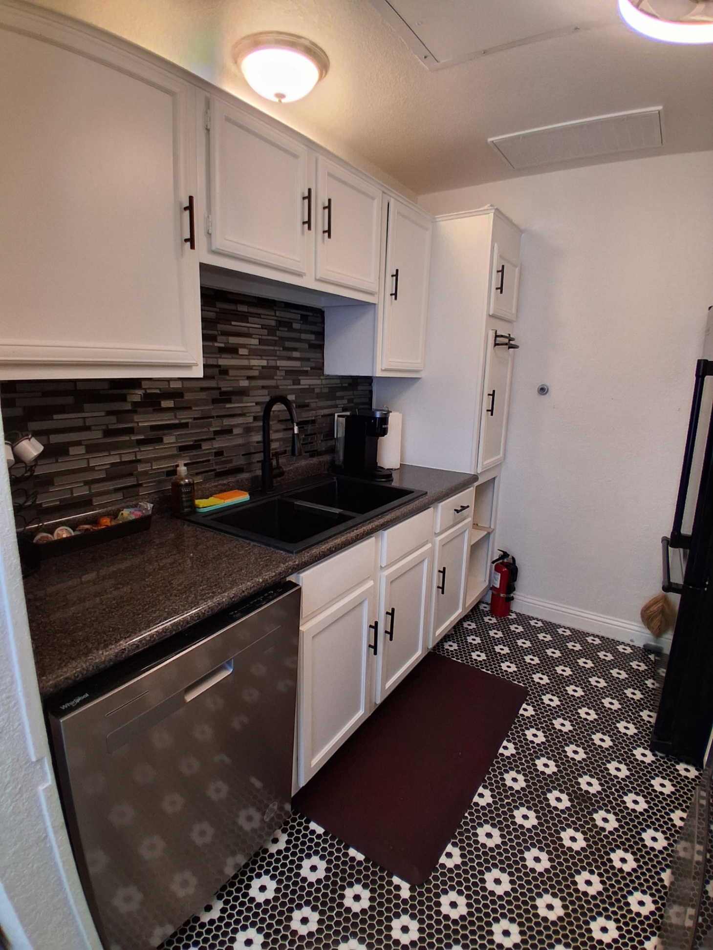 townhome-near-top-golf-and-texas-health-dallas/