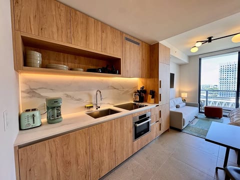 Luxe & Chic Getaway in the Heart of Miami