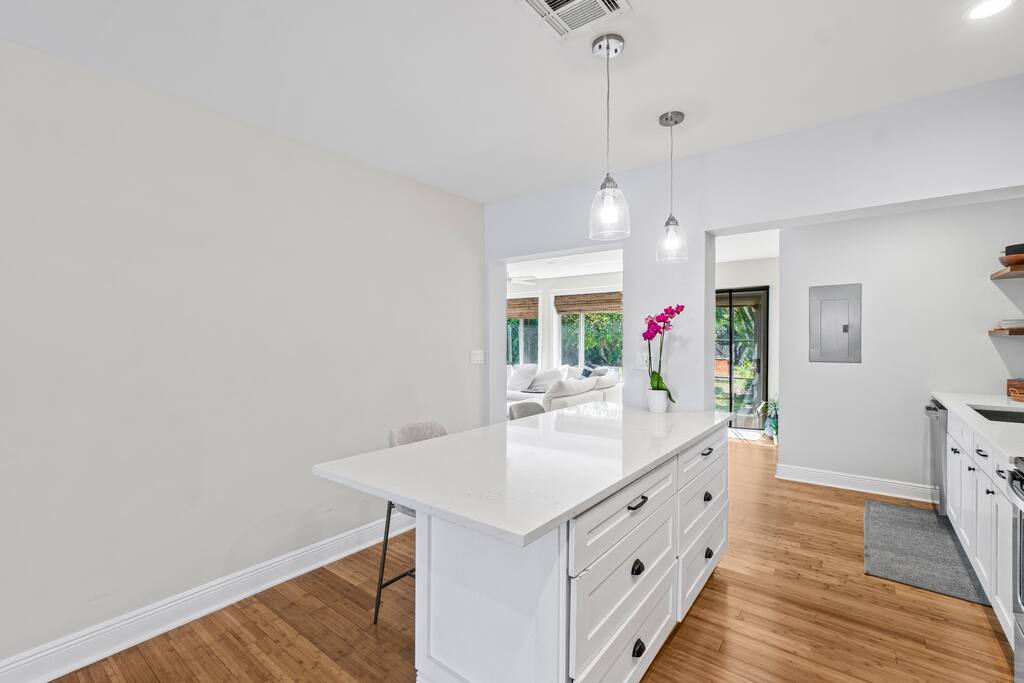 *-delray-beach-escape-with-modern-style-and-comfort-or-delray-beach-home/