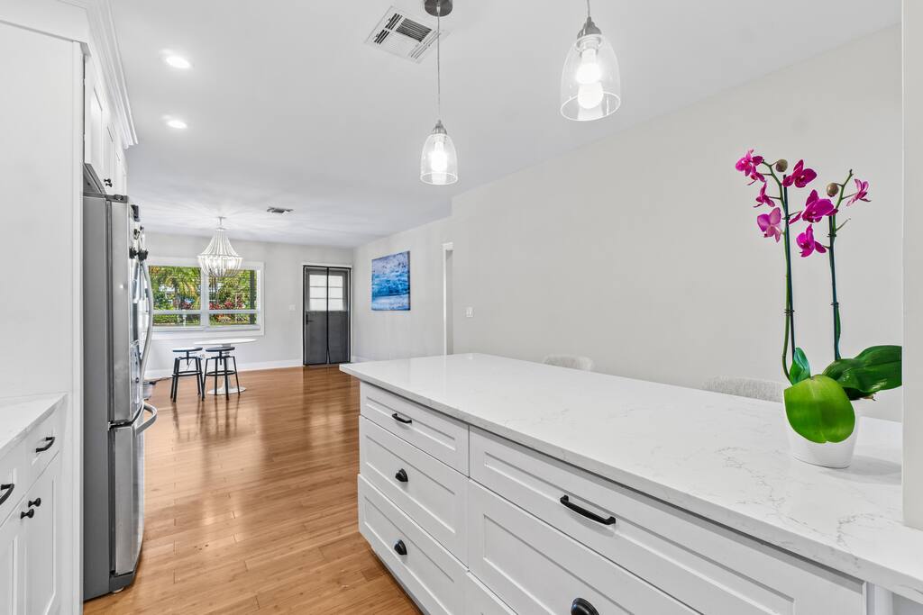 *-delray-beach-escape-with-modern-style-and-comfort-or-delray-beach-home/