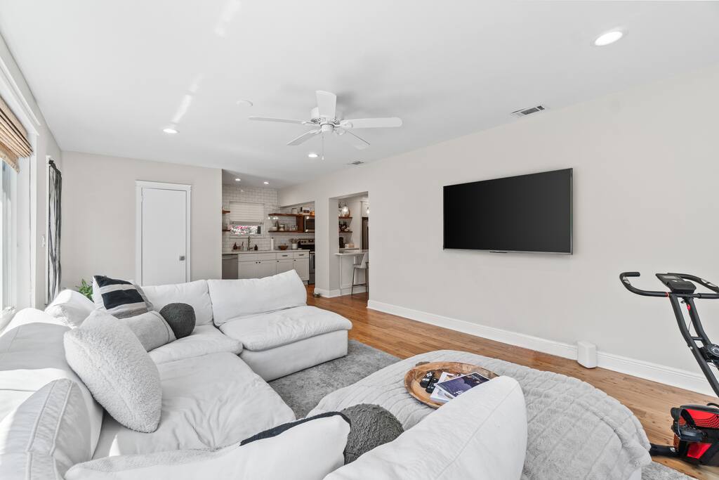 *-delray-beach-escape-with-modern-style-and-comfort-or-delray-beach-home/