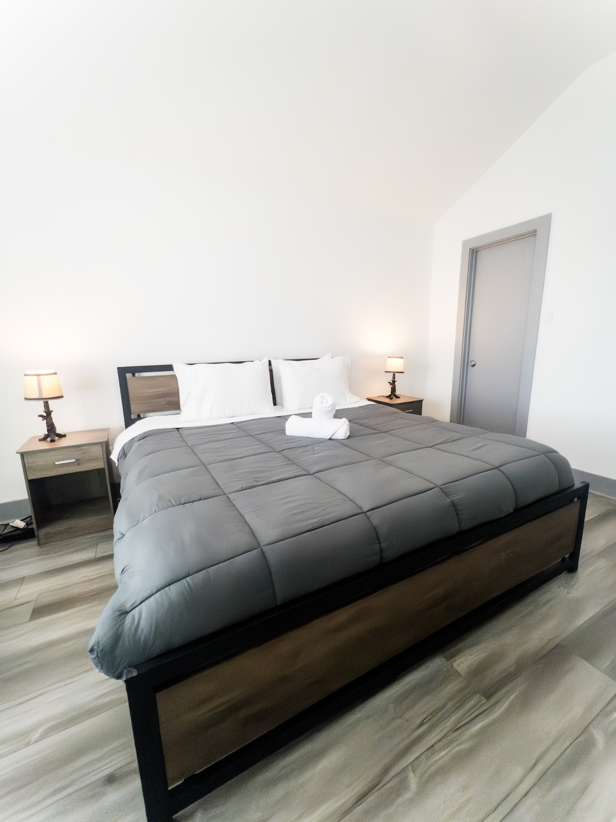 Luxury Home-near NRG, MedCenter, Downtown & Uptown image 17