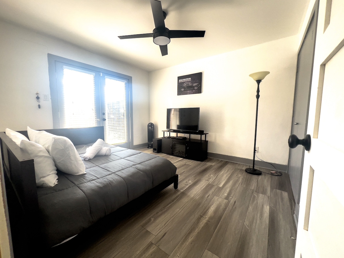 Luxury Home-near NRG, MedCenter, Downtown & Uptown image 22