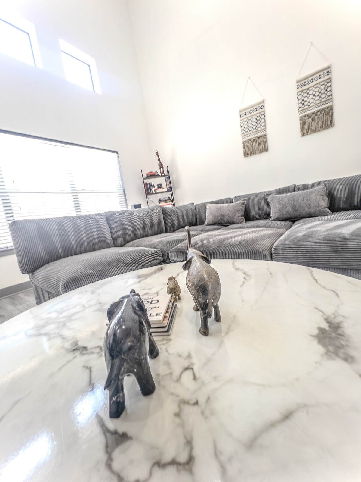 Luxury Home-near NRG, MedCenter, Downtown & Uptown image 2