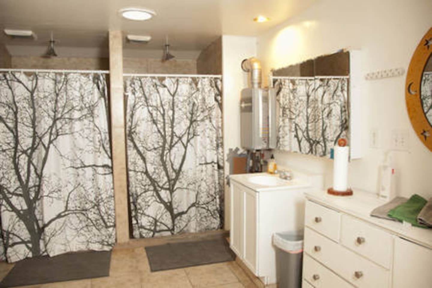 2 bathrooms and 3 showers in bunkhouse