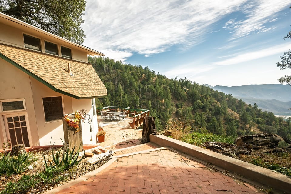 Rustic House with Serene Views of Nature