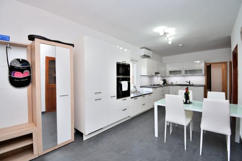 House Villa Lili - Unit 377870-13