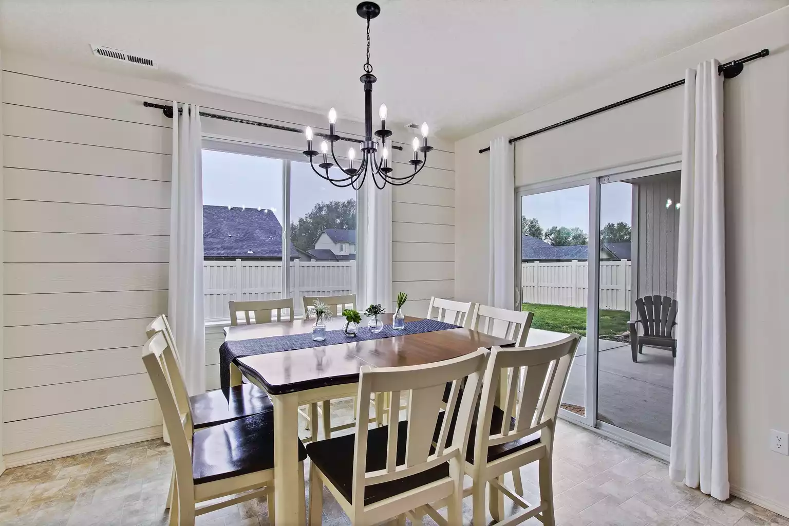 modern-luxurious-4-bedroom-centrally-located-home/