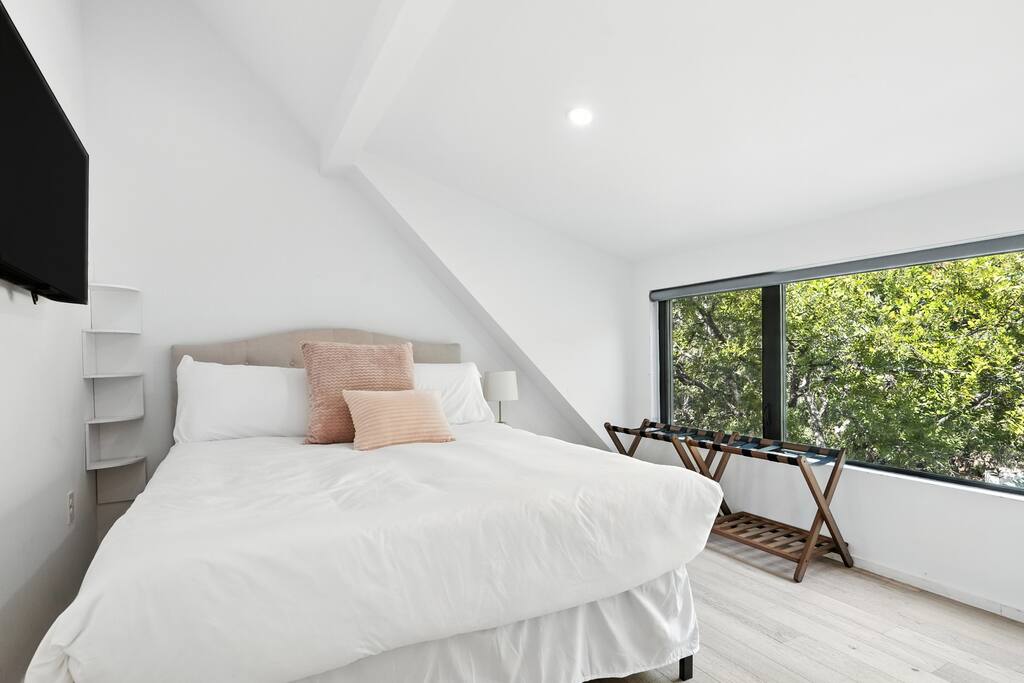 spacious-alden-escape/