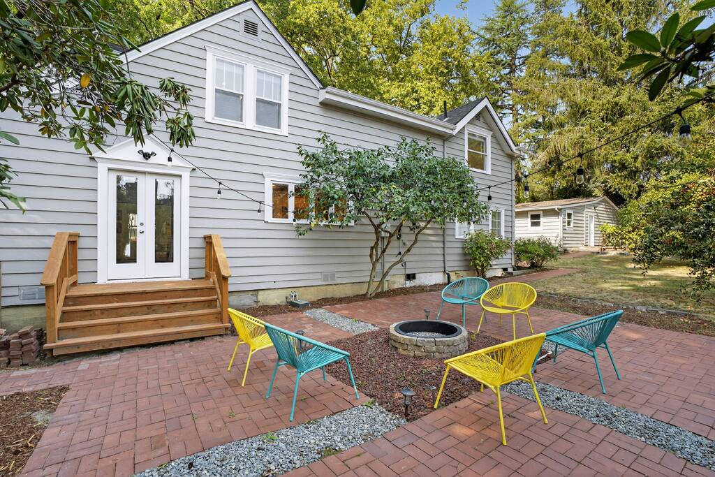 garden-home-estate-or-two-kitchens/