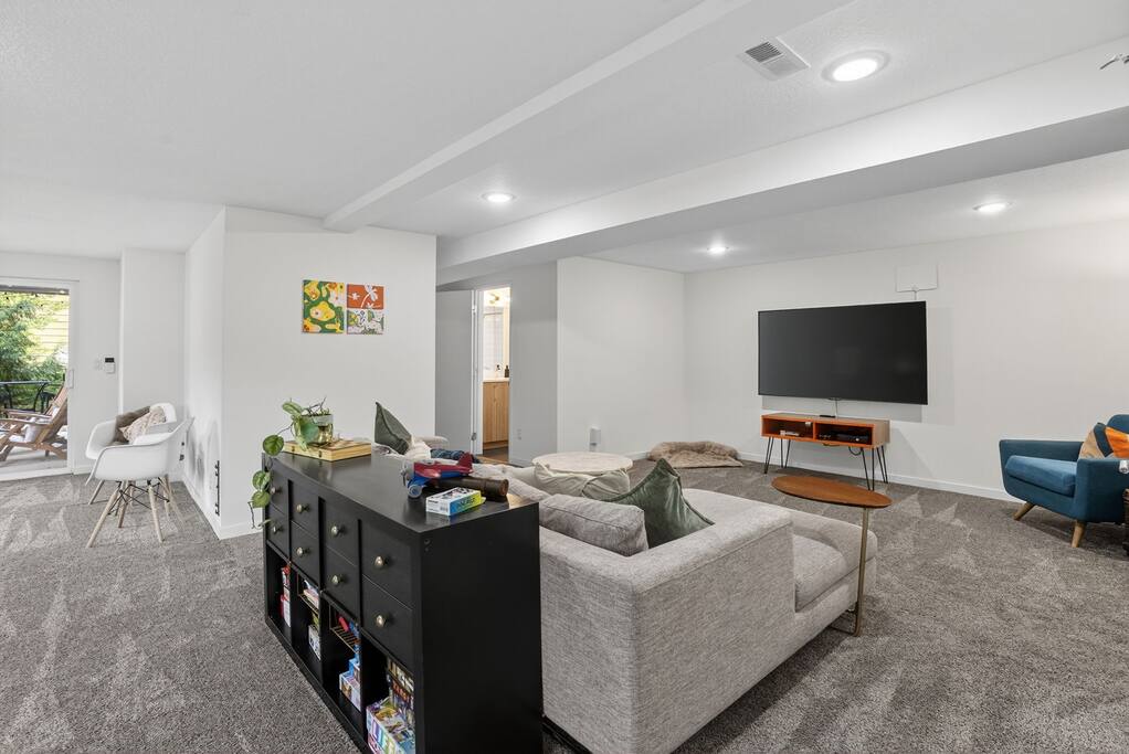 modern-urban-retreat-or-game-room/