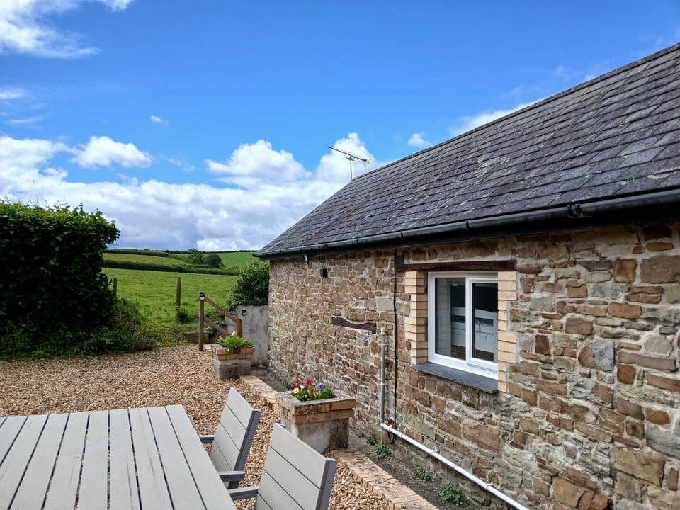 Exterior & garden