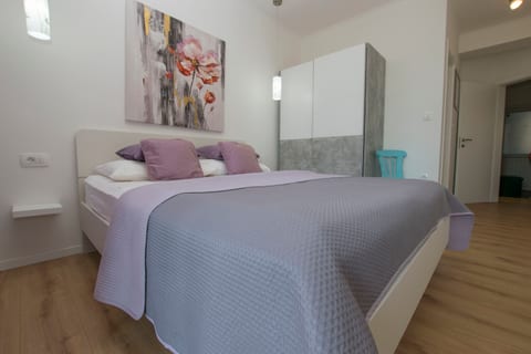 Apartment Adrian - Unit 377234-13