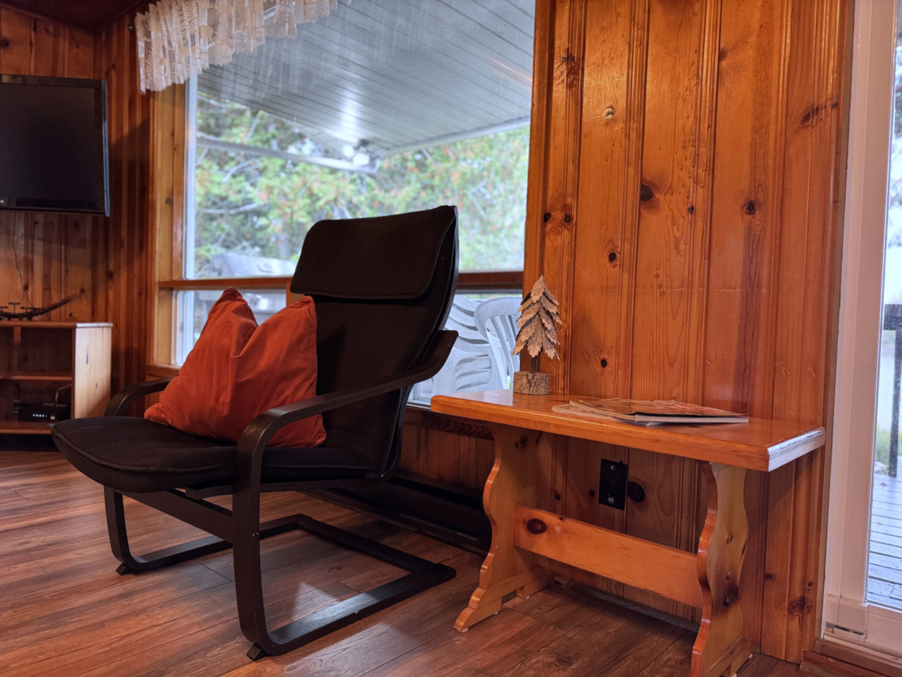 le-heron-waterfront-lake-nominingue/