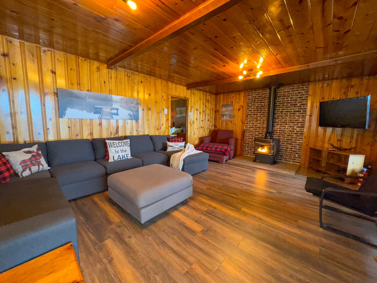 le-heron-waterfront-lake-nominingue/