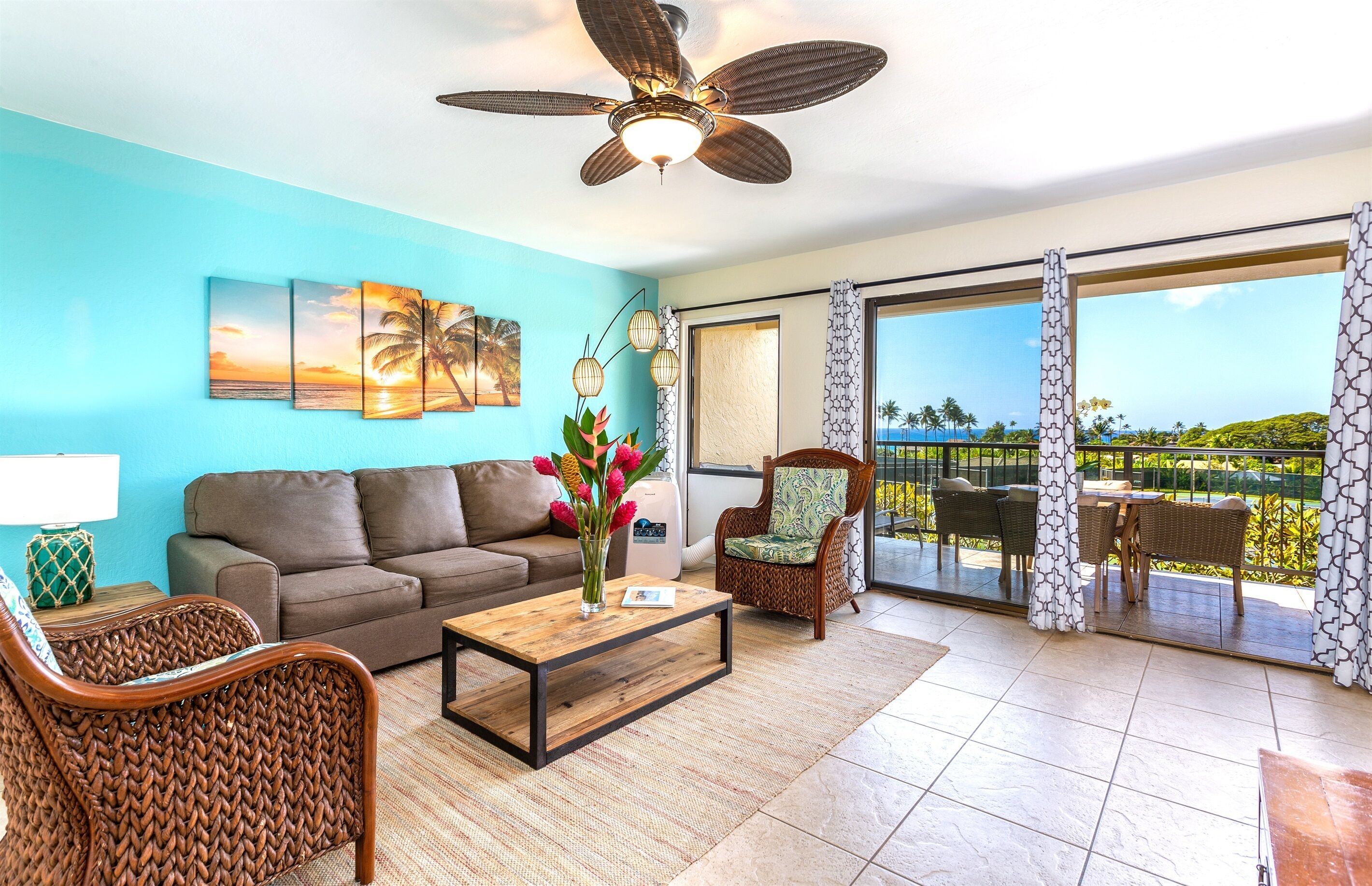 Freshly painted with an amazing ocean view from lanai!