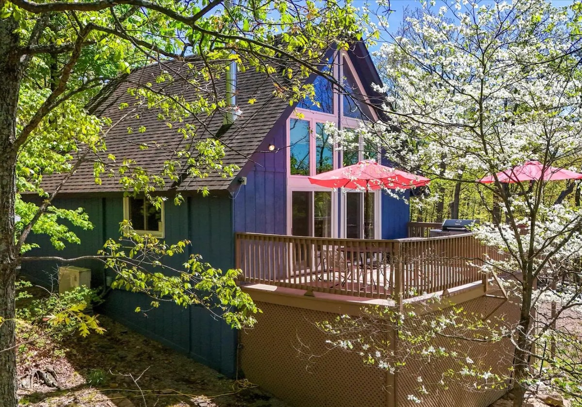 wv-private-cabin-on-5-acres-w-sunset-views/