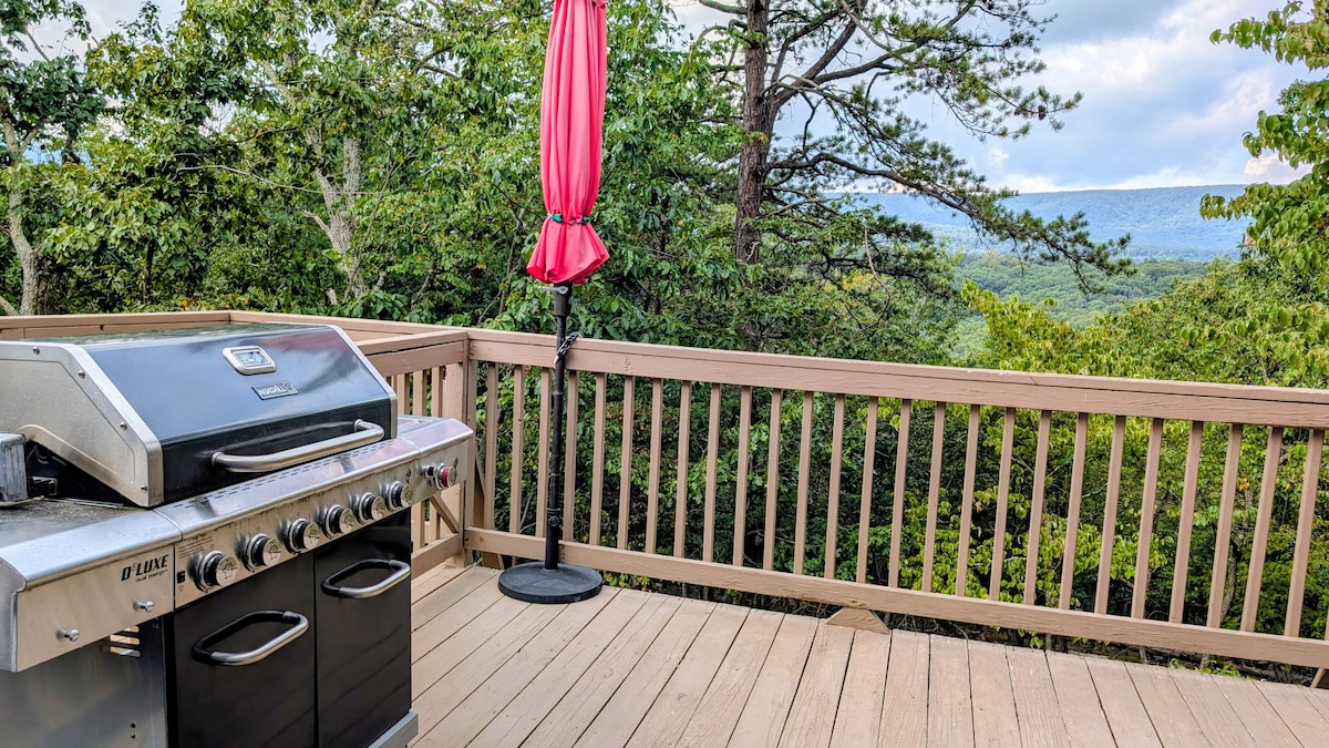 wv-private-cabin-on-5-acres-w-sunset-views/