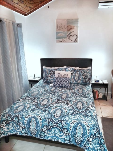 Tropical Getaway-Fully Stocked 2-BR Compound