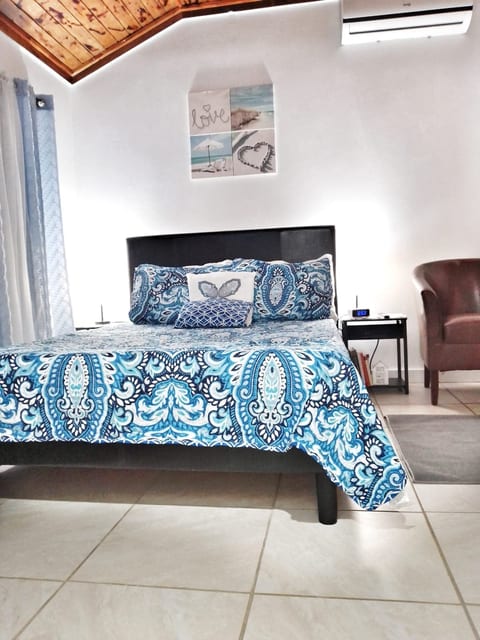 Tropical Getaway-Fully Stocked 2-BR Compound