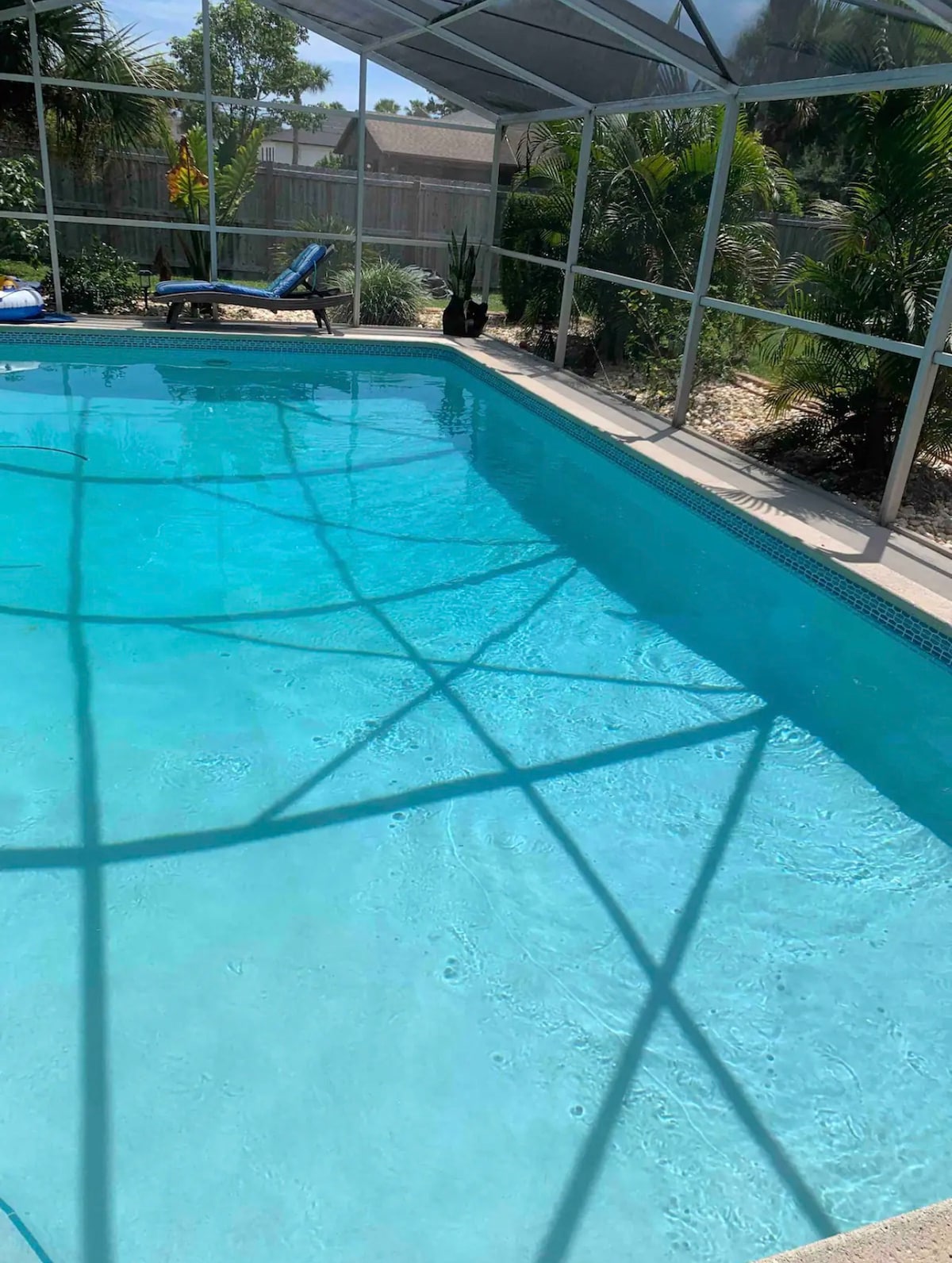 captain's-quarters~airportbeachusssasportcomplex/