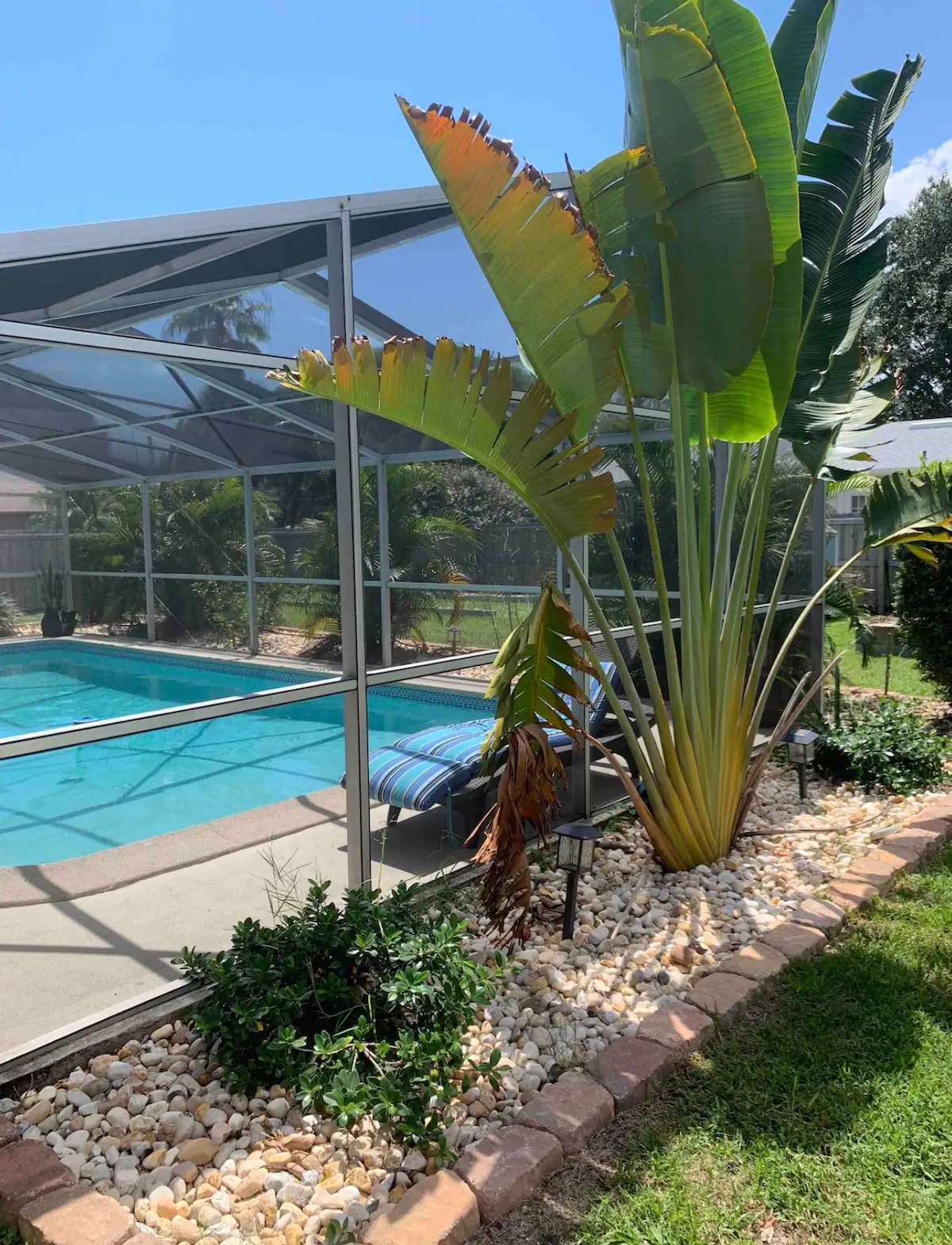 captain's-quarters~airportbeachusssasportcomplex/