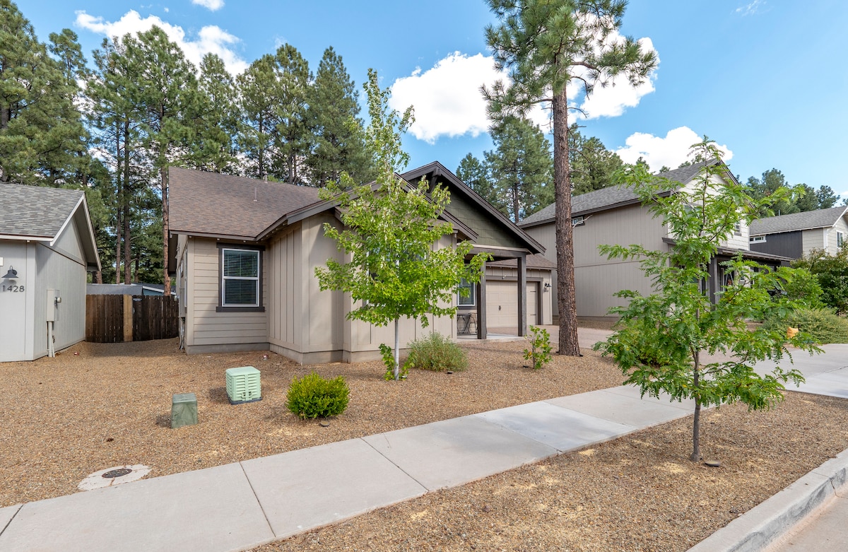 Flagstaff home, 5 mins to downtown, w/AC & EVC! image 3