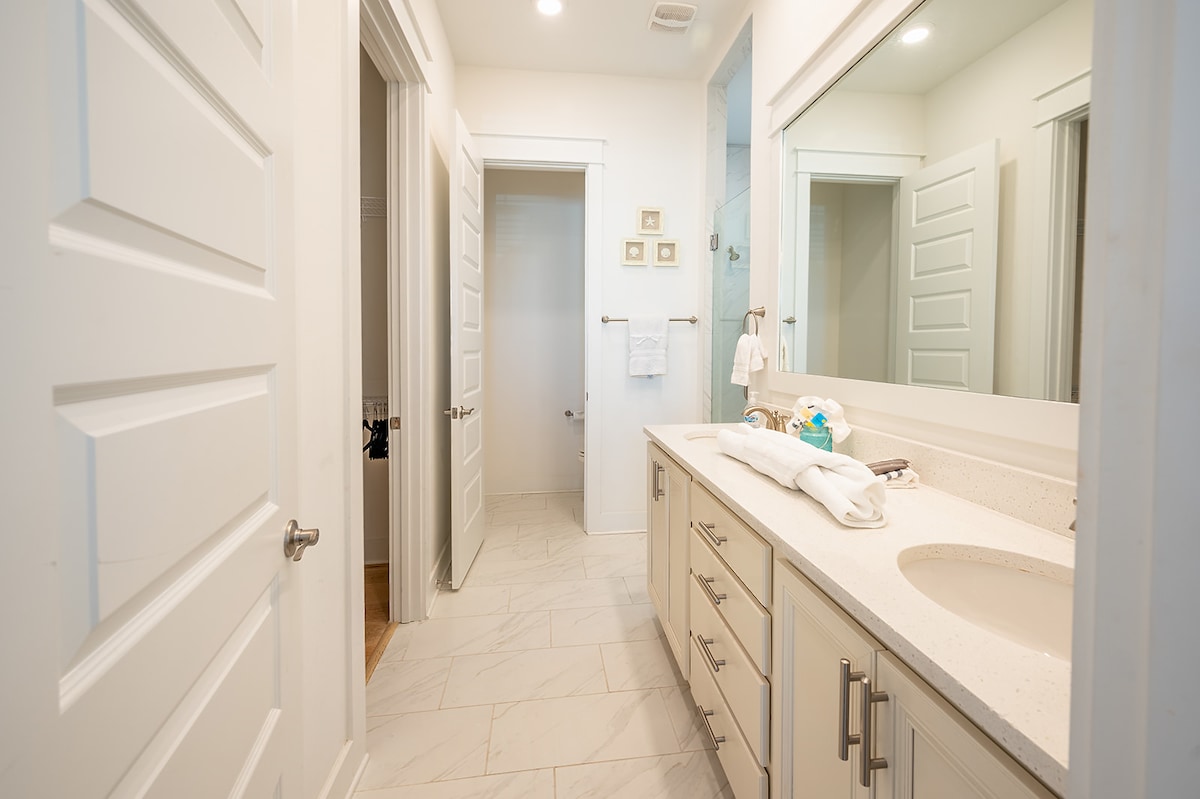 prominence-townhome-on-30a-wheated-pool-and-bikes!/