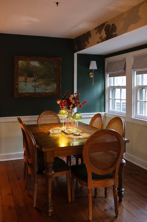 3 BR 1875 Farmhouse Near Lancaster City - Sleeps 8