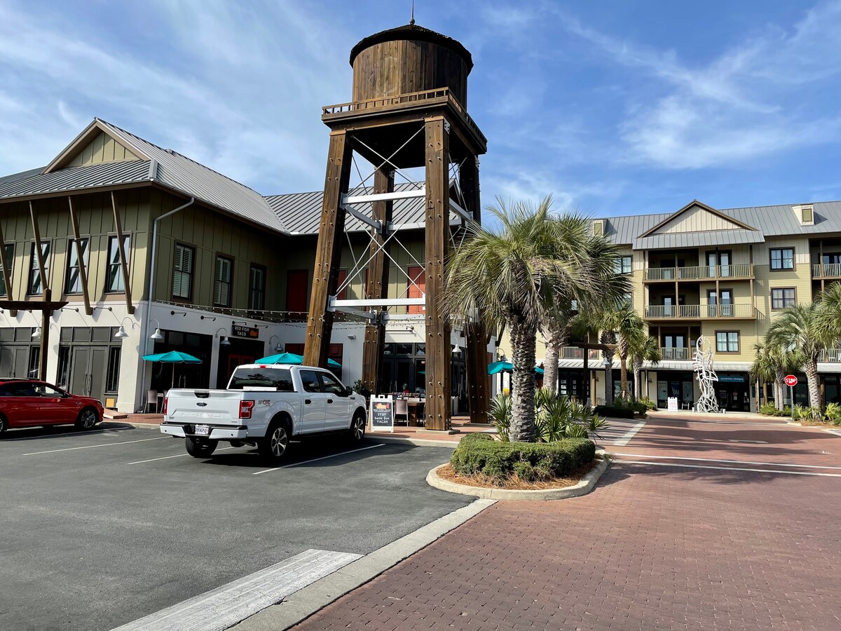 Red Fish Village with lots of shops or grab lunch and dinner at Red Fish Taco (0.6 miles south of house)