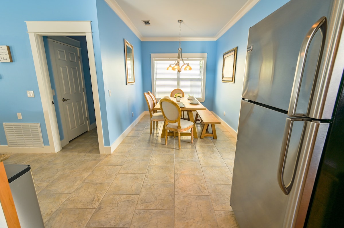 Dining room to the left of kitchen