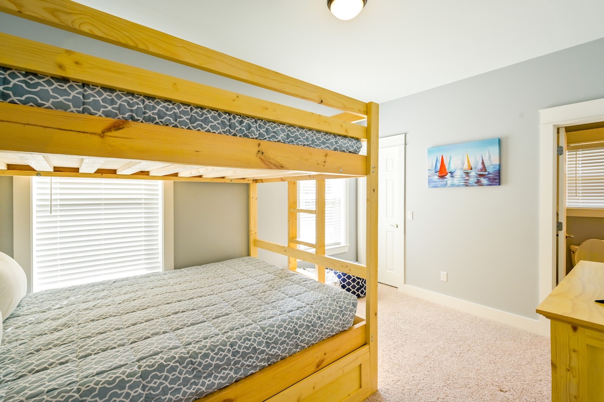 Bean bags for kids to watch TV and access  to jack and jill bathroom.