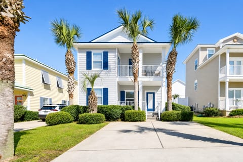 Two story single family home (4 BR & 3 BA, 1,953 sqft) with large space to park 3 vehicles.
